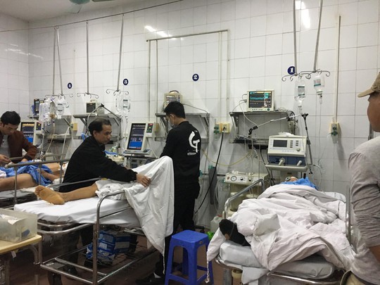 Bộ trưởng Nguyễn Thị Kim Tiến thăm nữ bác sĩ bị ung thư trong đêm giao thừa - Ảnh 5.