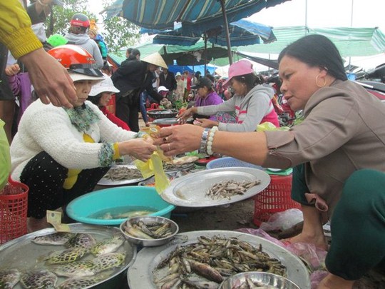 Chợ chỉ họp 3 ngày Tết đầu năm ở Huế bán mặt hàng gì? - Ảnh 10.