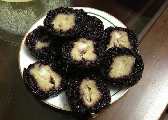 Bánh chưng đen - đặc sản Tết độc đáo của xứ Lạng - Ảnh 1.