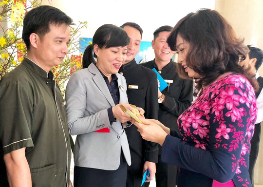 Hăng say vào việc đầu năm - Ảnh 1.