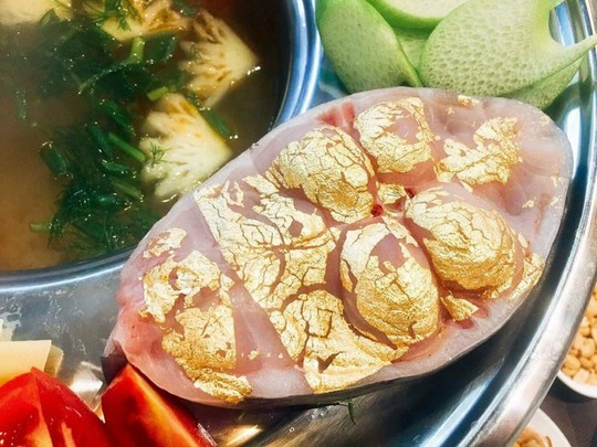 Món ăn dát vàng 24k gây tò mò trong ngày Thần Tài - Ảnh 2.