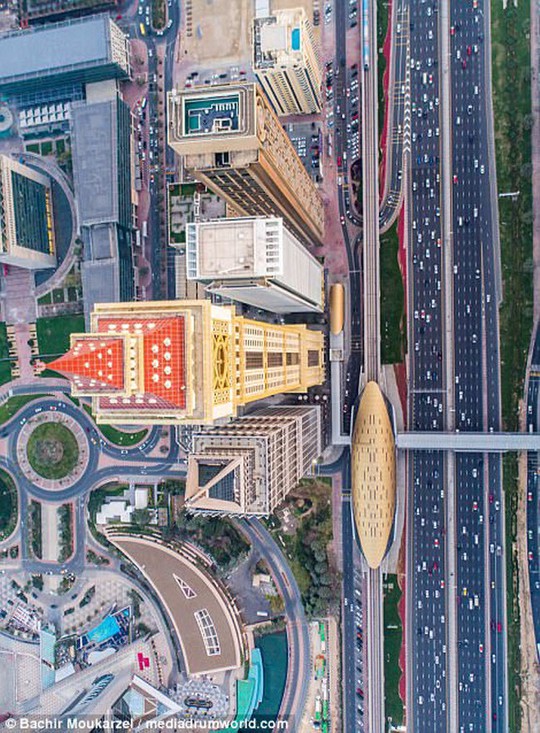 Kiến trúc đẹp mê hồn của thành phố Dubai từ trên cao - Ảnh 3.