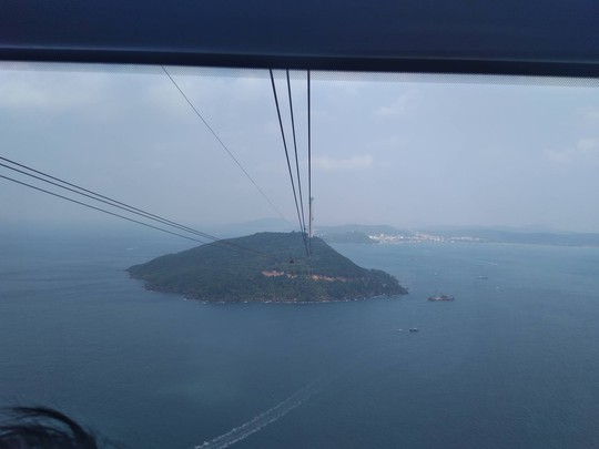 Ngắm cáp treo dài nhất thế giới tại Phú Quốc ngày khánh thành - Ảnh 12.