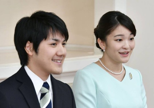 Công chúa Nhật Bản bất ngờ hoãn đám cưới - Ảnh 1.