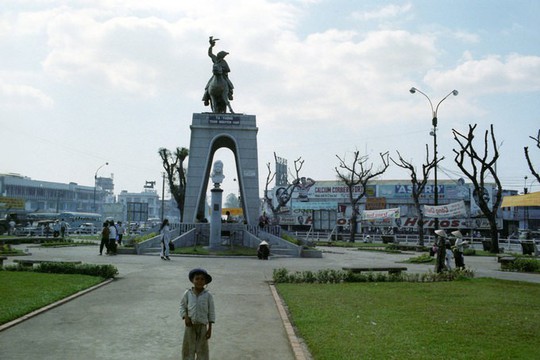 Ảnh hiếm về trung tâm Sài Gòn năm 1967 - Ảnh 2.