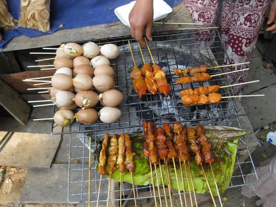 8 món ăn đường phố ngon nhất ở Luang Prabang - Ảnh 7.