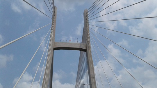 Ngắm cầu Cao Lãnh bắc qua sông Tiền trước ngày thông xe - Ảnh 7.