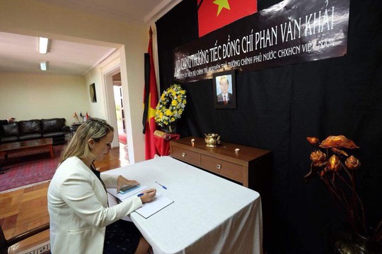 Bạn bè quốc tế đến viếng cố Thủ tướng Phan Văn Khải - Ảnh 15.