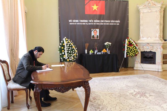 Bạn bè quốc tế đến viếng cố Thủ tướng Phan Văn Khải - Ảnh 24.