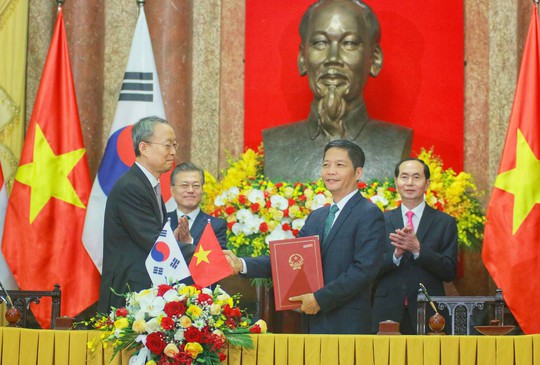 Tổng thống Moon Jae In cam kết các biện pháp bảo vệ cô dâu Việt - Ảnh 4.
