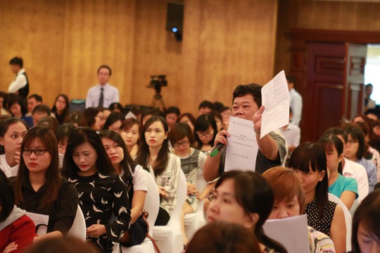 Doanh nghiệp đối thoại với chính quyền TP HCM để tháo gỡ vướng mắc - Ảnh 1.