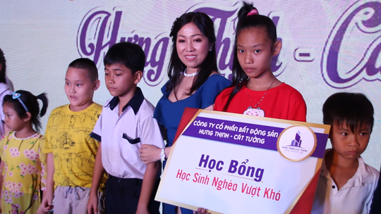 Quỹ Tấm lòng nhân ái trao hơn 100 triệu đồng cho học sinh nghèo - Ảnh 2.