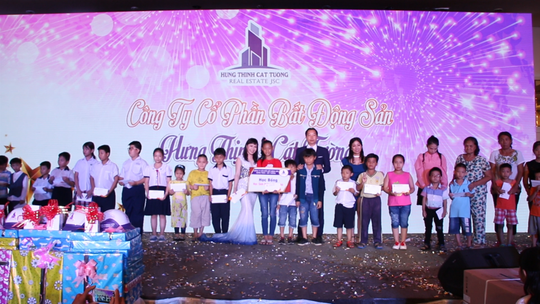 Quỹ Tấm lòng nhân ái trao hơn 100 triệu đồng cho học sinh nghèo - Ảnh 1.