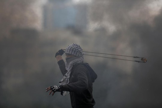 Ngày đẫm máu ở Gaza, Israel không ngần ngại bắn đạn thật - Ảnh 3.