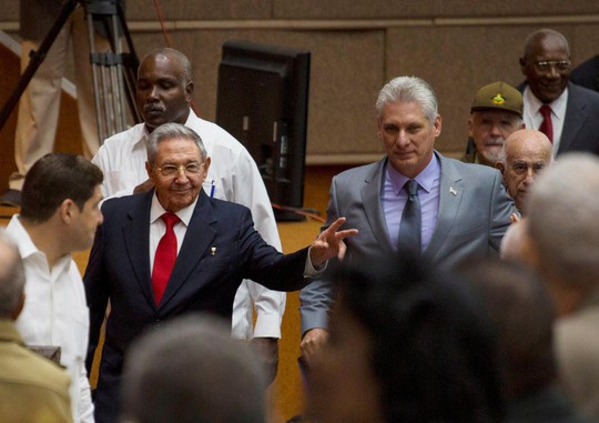 Quốc hội Cuba chọn ứng viên duy nhất kế nhiệm Chủ tịch Raul Castro - Ảnh 1.
