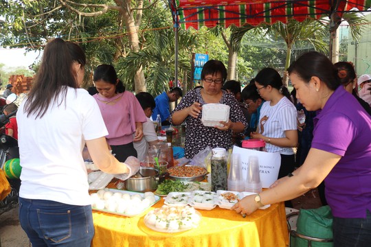 Nhiều hoạt động chăm lo cho công nhân khó khăn - Ảnh 3.