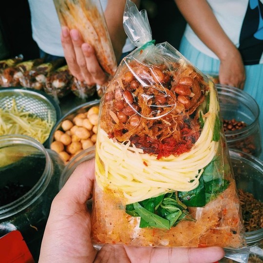 Mùa hè, 10 món ăn vặt ở Sài Gòn nhất định phải thử - Ảnh 5.