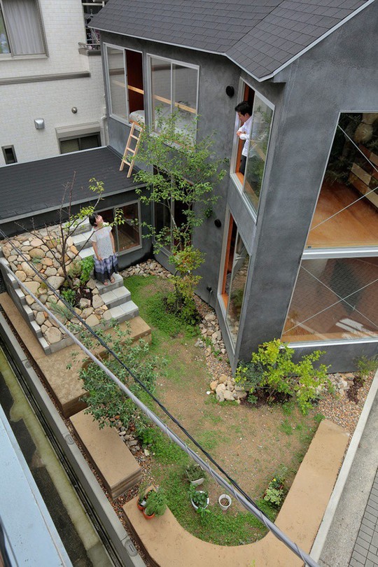 Thích thú ngôi nhà hình nấm bằng gỗ tự nhiên ở Nhật - Ảnh 4.