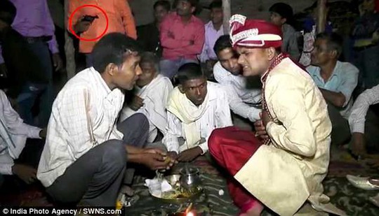 Ấn Độ: Chú rể bị bắn chết ngay tại đám cưới - Ảnh 1.