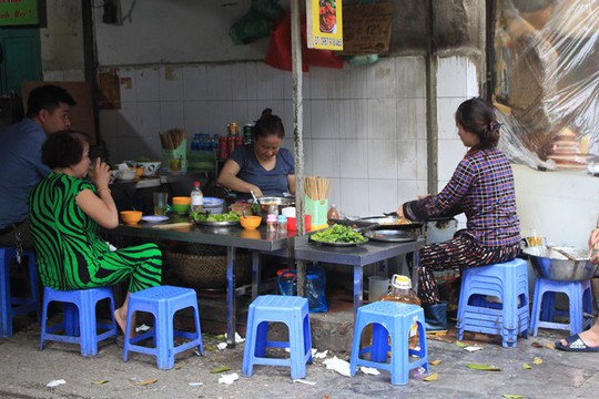 Lạc bước vào ngõ thiên đường đồ ăn Việt khiến du khách mê đắm - Ảnh 13.