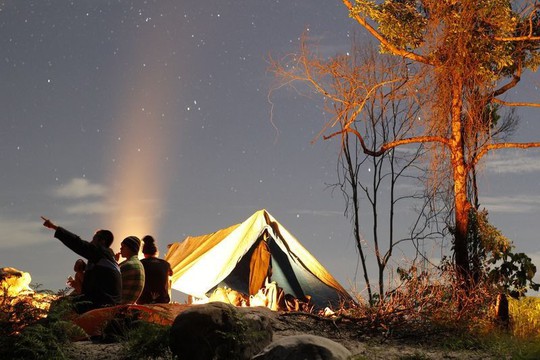 Vẻ đẹp rực rỡ của các khu cắm trại dưới những vì sao - Ảnh 2.