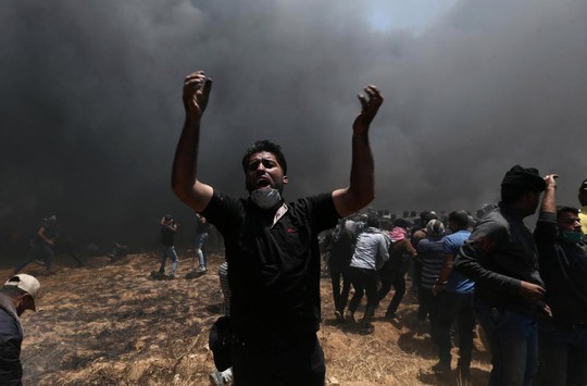 Ngày đẫm máu ở Gaza: Bé 8 tháng tuổi thiệt mạng vì khí cay - Ảnh 5.