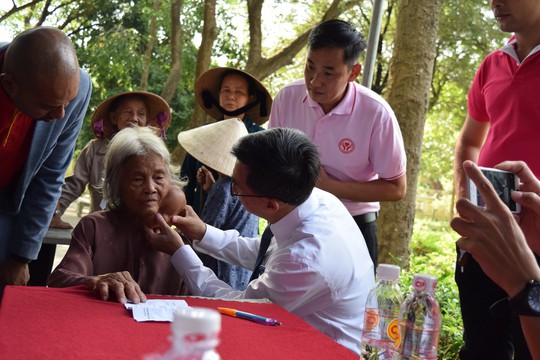 Cả trăm ngàn người được khám chữa bệnh từ Ngày hội Thầy thuốc trẻ - Ảnh 3.