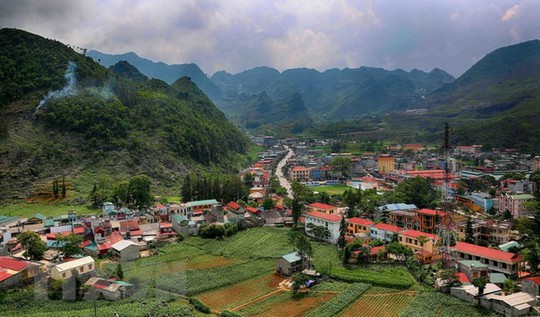 Toàn cảnh vẻ đẹp hùng vĩ của Hà Giang những ngày vào hạ - Ảnh 4.