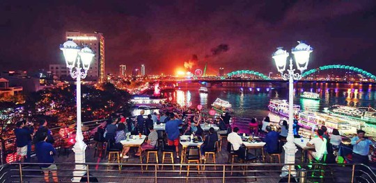 Độc đáo khu ẩm thực thương hiệu 99+ Sky Lounge tại Đà Nẵng - Ảnh 2.
