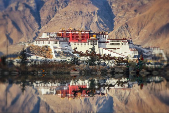 Khám phá vùng đất huyền bí Tây Tạng - Ảnh 1.