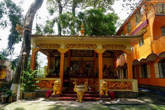 Chùa có tượng Phật bằng tóc người lớn nhất Việt Nam - Ảnh 2.