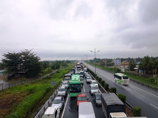 Tai nạn giao thông nghiêm trọng ở cao tốc TP HCM - Trung Lương - Ảnh 1.