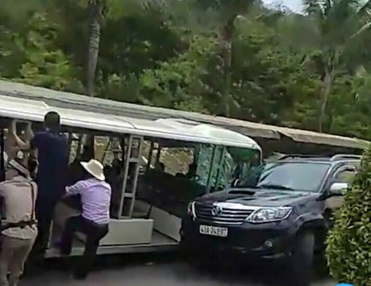 Lãnh đạo KDL Bà Nà Hills xin lỗi du khách vì ô tô điện gây tai nạn - Ảnh 1.
