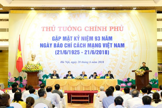 Thủ tướng nhắc tới nhà báo Đinh Hữu Dư trong cuộc gặp báo chí - Ảnh 2.