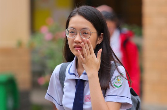 Thí sinh thở phào vì đề thi hóa và lý không khó - Ảnh 3.