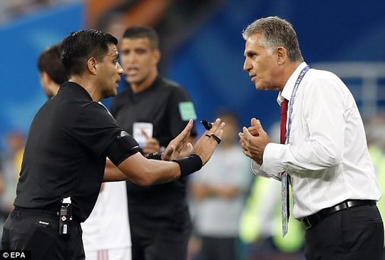 VAR bị tố thiếu minh bạch, phớt lờ thẻ đỏ cho Ronaldo - Ảnh 1.