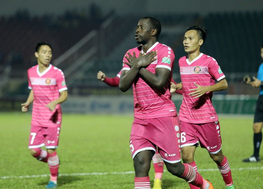 Sài Gòn FC đón tân chủ tịch bằng trận thắng ngược dòng - Ảnh 2.