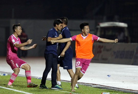 Sài Gòn FC đón tân chủ tịch bằng trận thắng ngược dòng - Ảnh 4.