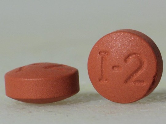 Thuốc giảm đau ibuprofen gây rối loạn sức khỏe sinh sản nam giới - Ảnh 1.