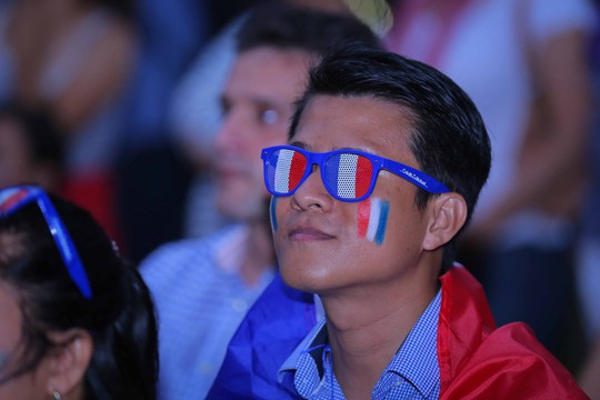 Pháp vô địch World Cup, CĐV Pháp tại TP HCM vỡ òa hạnh phúc - Ảnh 4.
