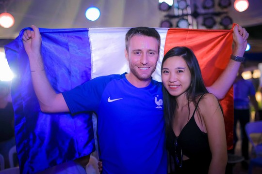 Pháp vô địch World Cup, CĐV Pháp tại TP HCM vỡ òa hạnh phúc - Ảnh 12.