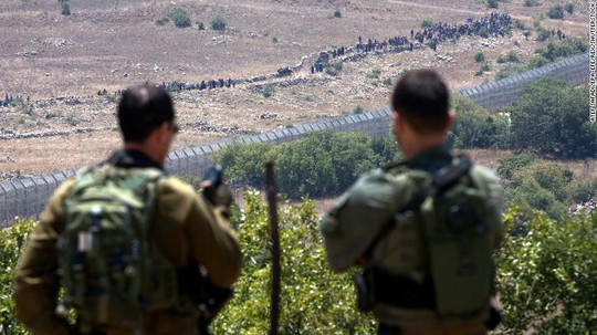 Israel khuyến cáo thường dân Syria tránh xa biên giới - Ảnh 2.