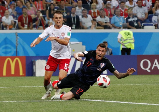 Lại đấu súng 11 m, thủ môn Croatia xuất sắc hơn Đan Mạch - Ảnh 3.