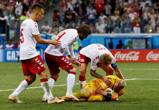 Lại đấu súng 11 m, thủ môn Croatia xuất sắc hơn Đan Mạch - Ảnh 9.