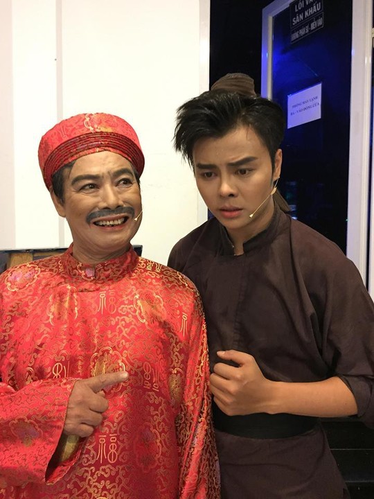 Nghệ sĩ Võ Minh Lâm xúc động hội ngộ cha trên sân khấu Hòn vọng phu - Ảnh 1.