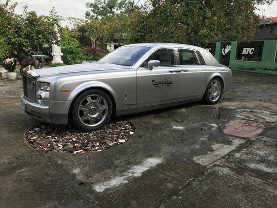 Rolls-Royce Phantom từng của đại gia Khải Silk rao bán 9 tỉ đồng trên sân gạch - Ảnh 2.