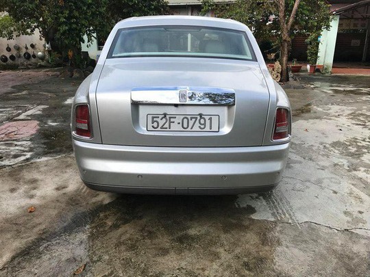 Rolls-Royce Phantom từng của đại gia Khải Silk rao bán 9 tỉ đồng trên sân gạch - Ảnh 4.