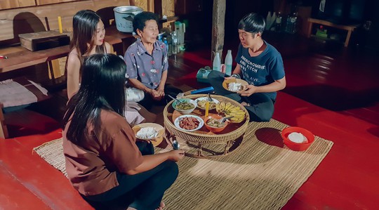 Trải nghiệm những kiểu ăn uống mới lạ ở Thái Lan - Ảnh 14.