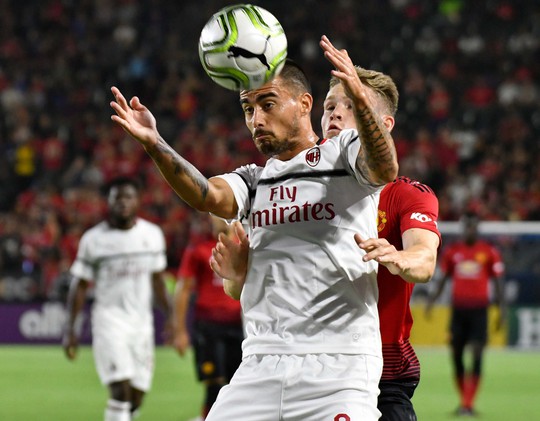 Kịch tính loạt sút luân lưu 11m giúp M.U thắng AC Milan - Ảnh 1.