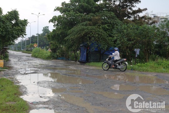 Dân kêu trời vì chất lượng nhà tái định cư - Ảnh 2.